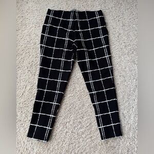 Peter Nygard Black and White & Black Leggings